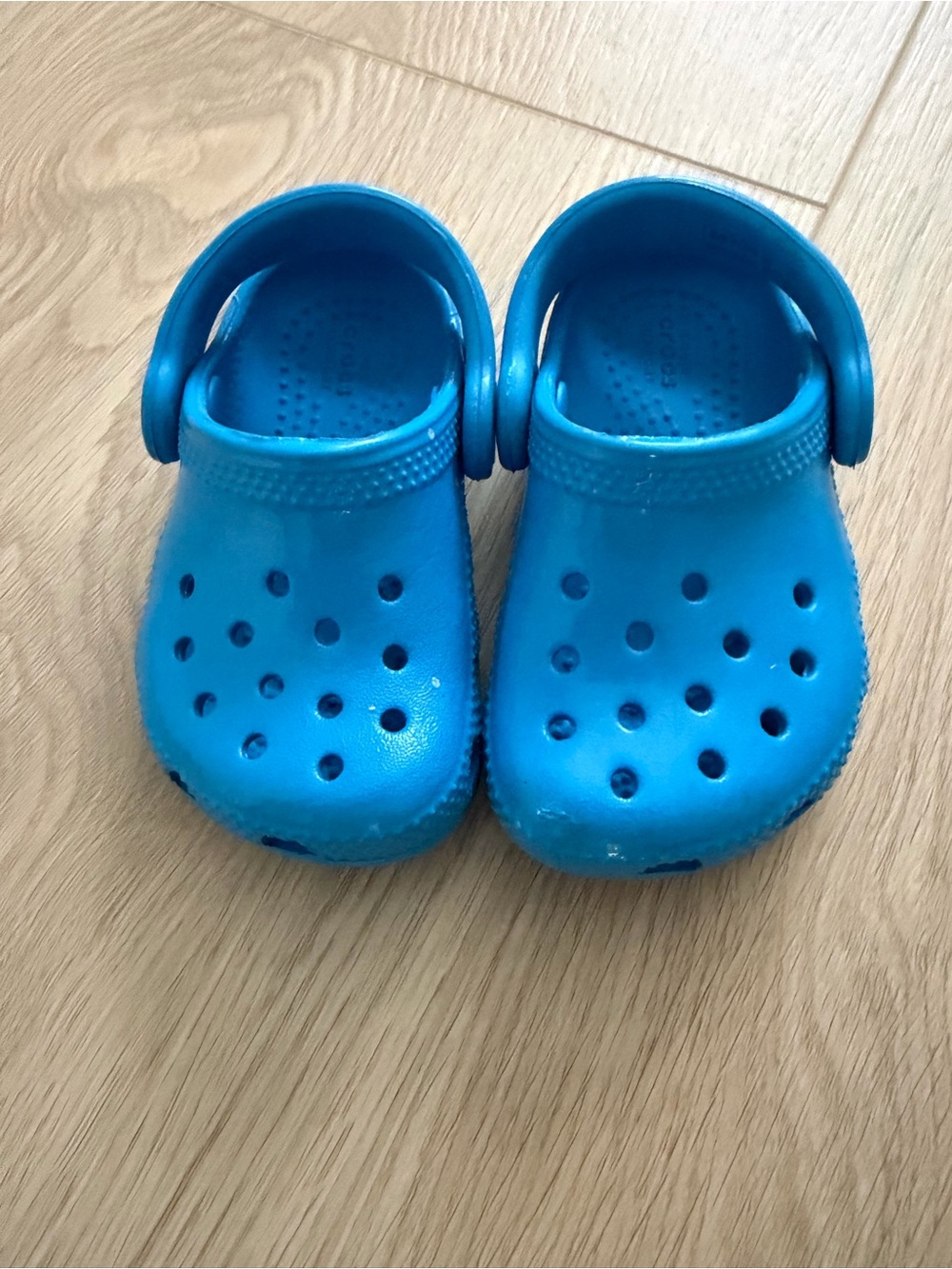 CROCS Kids Bright Blue Croc sandals, size C4